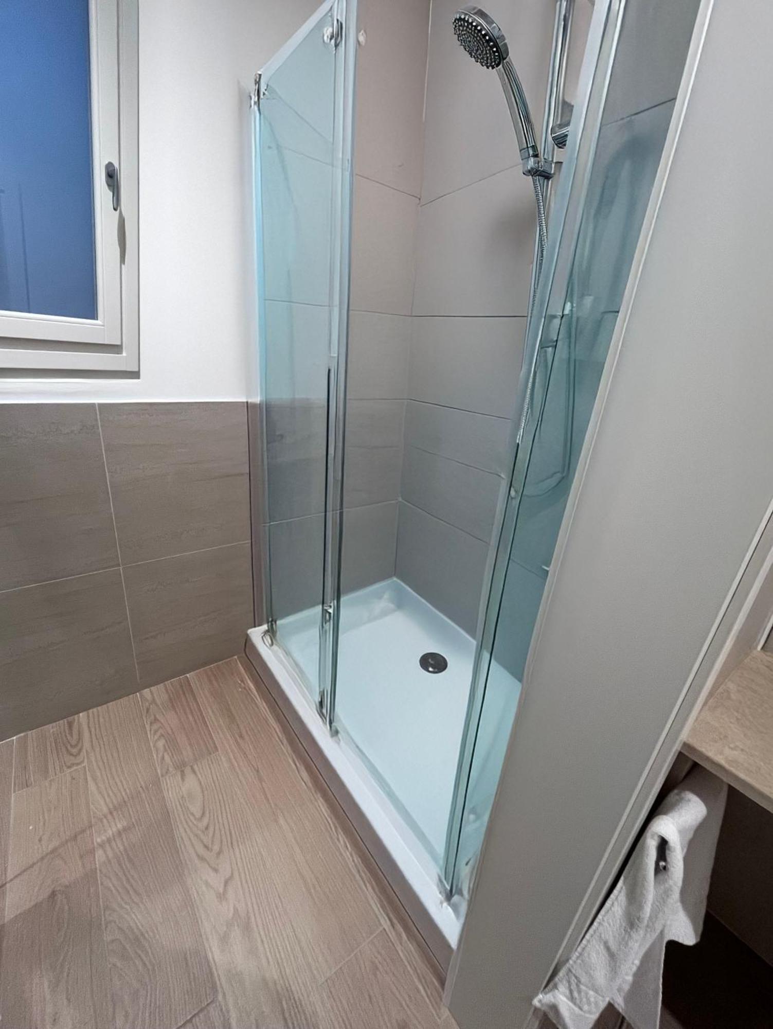 Apartment Realty Company Crescenzi Rome