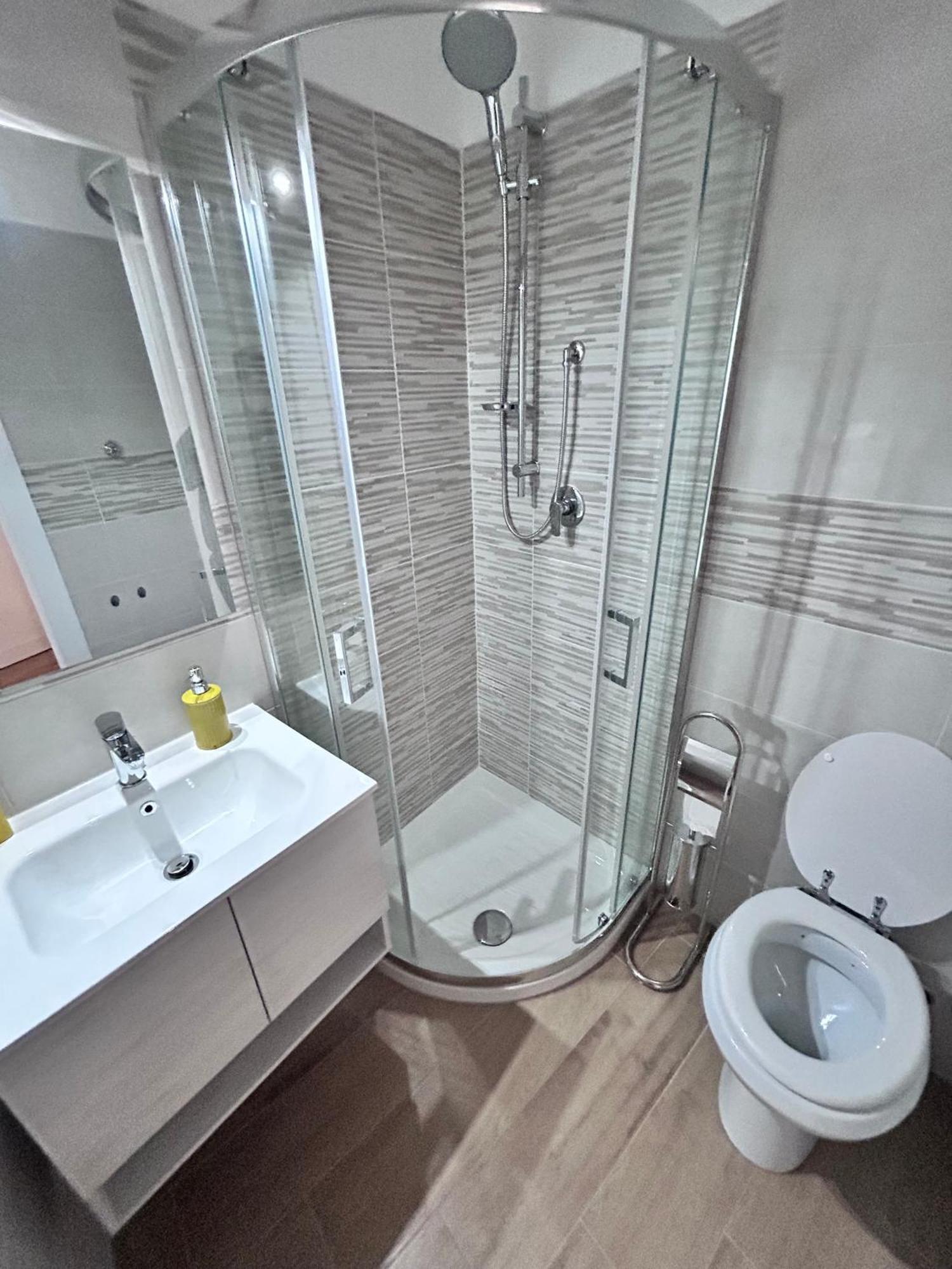 Realty Company Crescenzi Apartment *