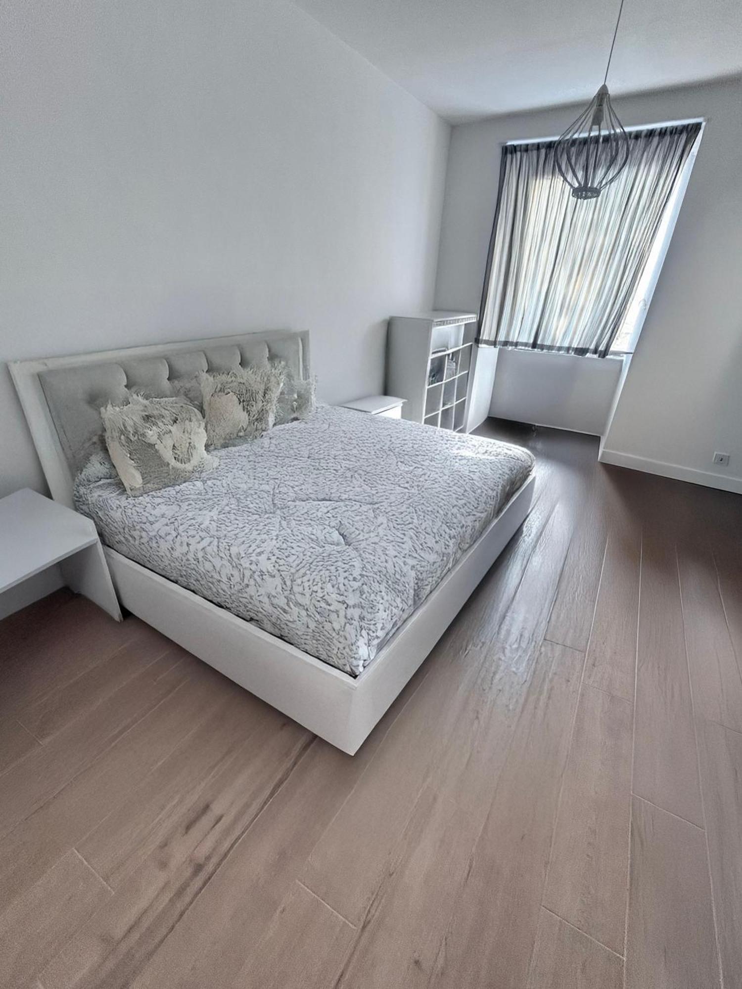 Apartment Realty Company Crescenzi *
